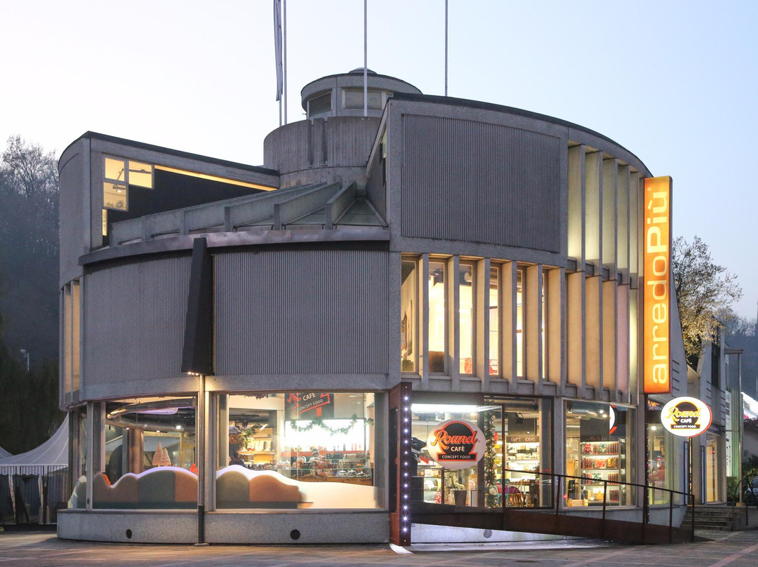 Round Cafe