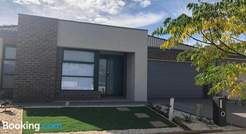 Apple House Tarneit North