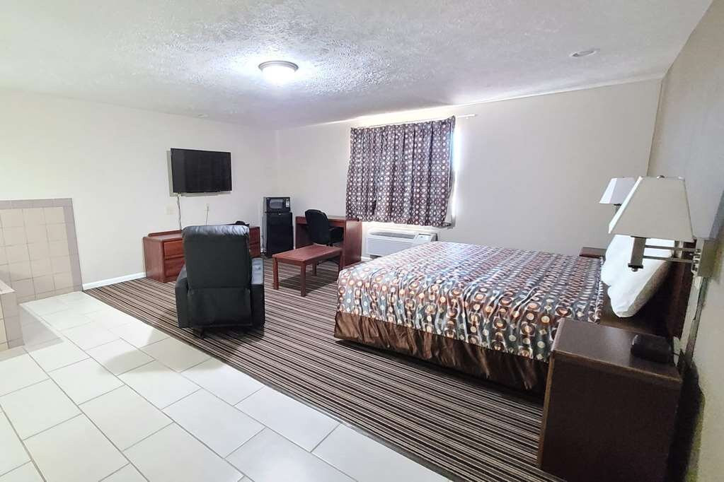 Super 8 by Wyndham Missouri Valley