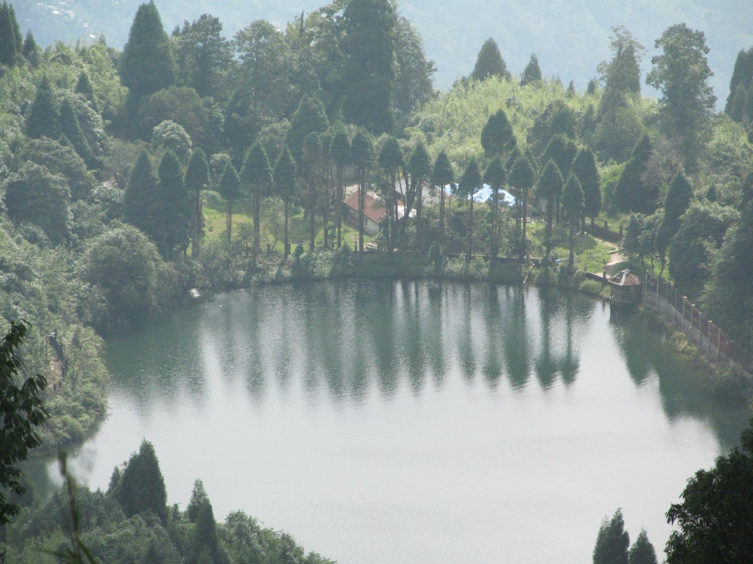 Senchal Lake景点图片