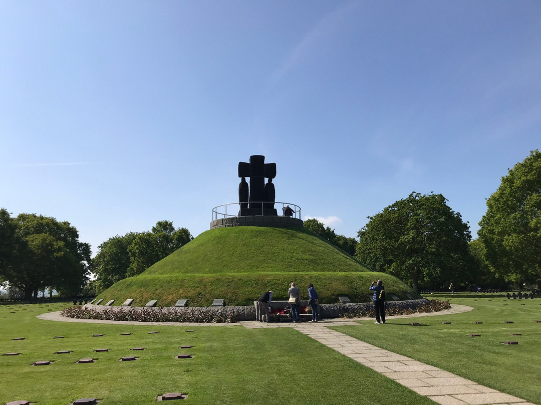 Cimetière Militaire Allemand de La Cambe景点图片