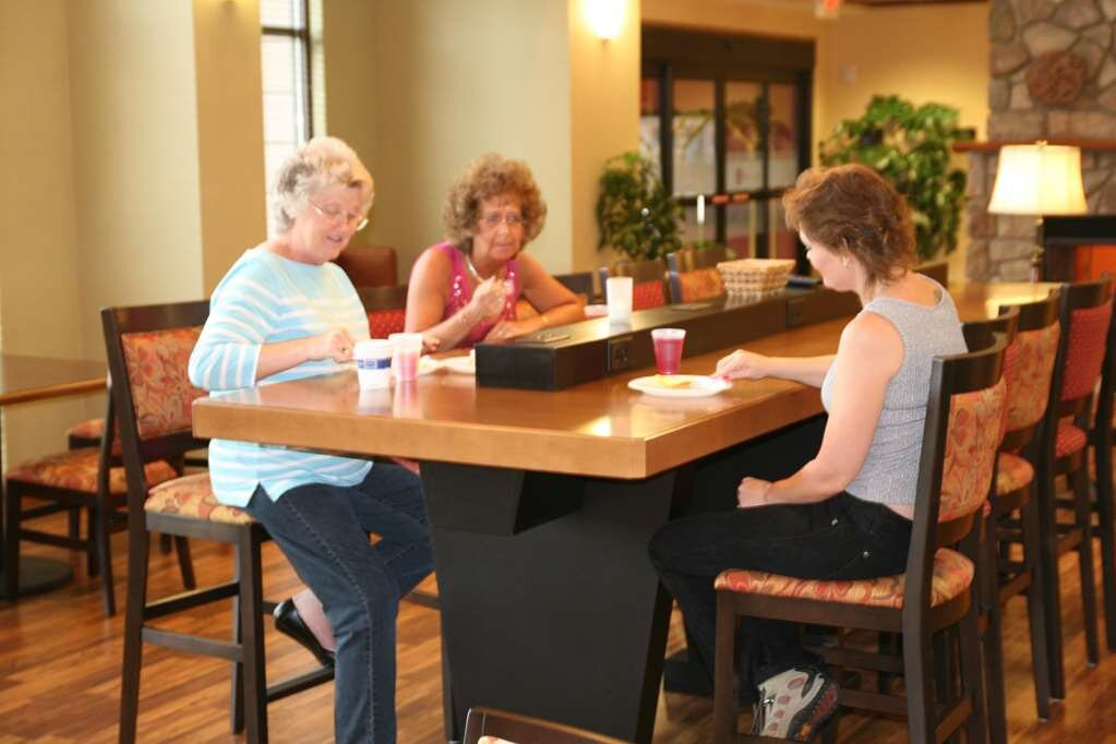 Hampton Inn & Suites Warren主图