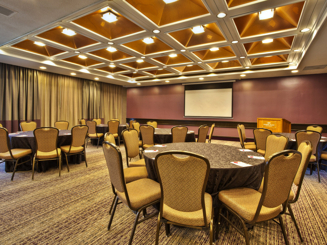 Crowne Plaza Kitchener-Waterloo by IHG主图