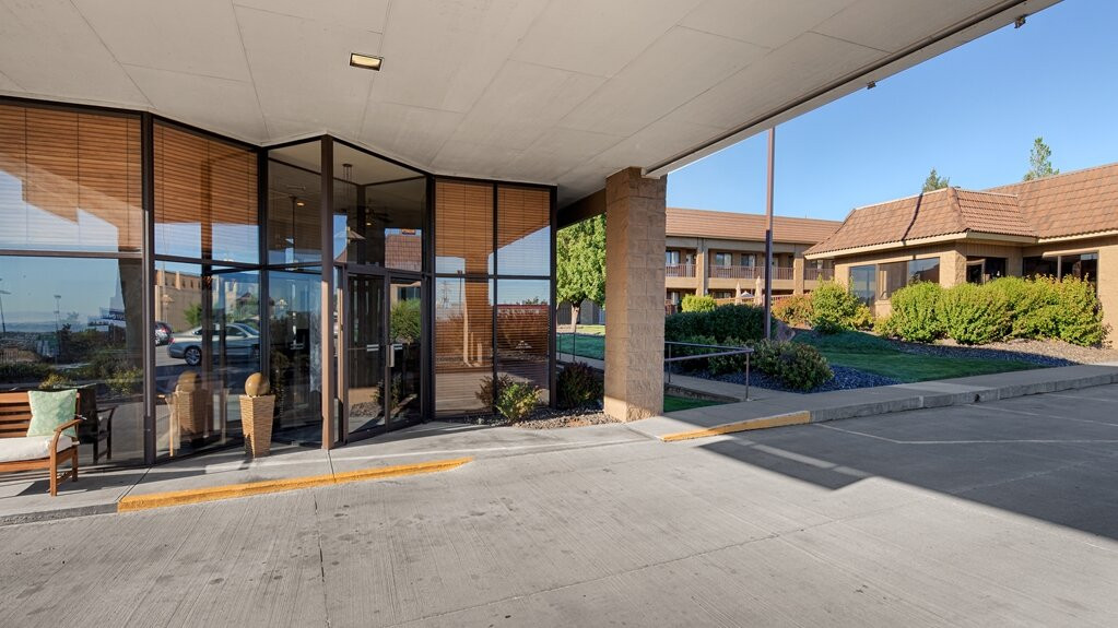 Best Western Foothills Inn主图