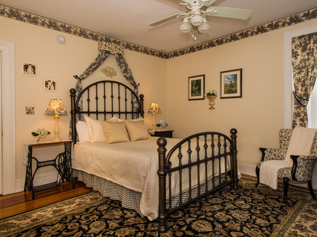 1840 Inn on the Main Bed and Breakfast主图