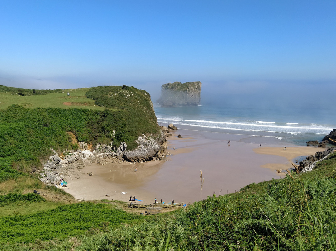 Playa de la Ballota-利亚内斯必去景点