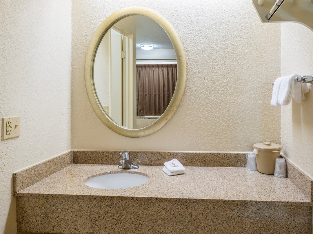 Red Roof Inn Parkersburg主图