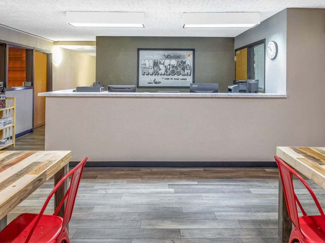 Super 8 by Wyndham Duluth主图