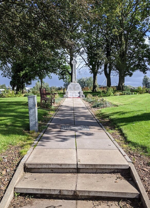 Carnwath War Memorial景点图片