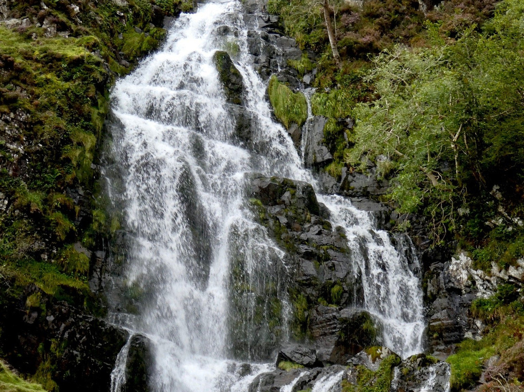 Cautley Spout Waterfall景点图片