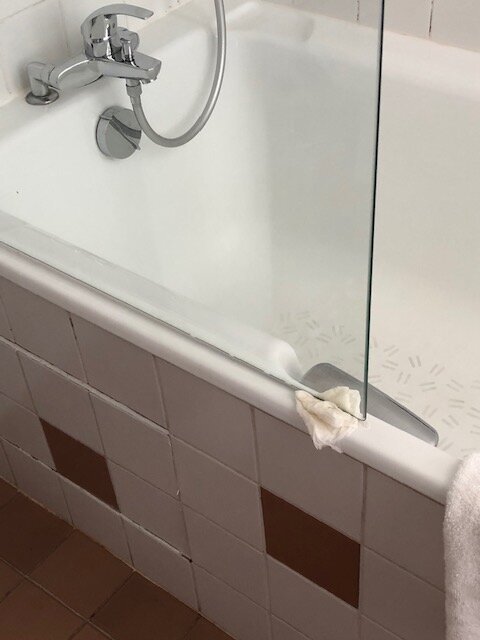 德斯巴恩斯酒店-浴室