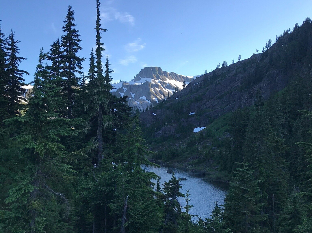 Chain Lakes Loop景点图片