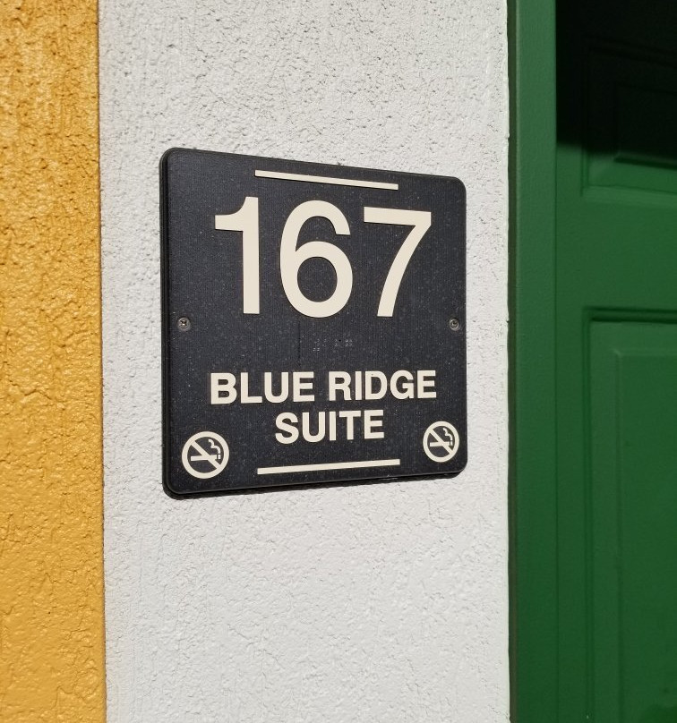 Quality Inn & Suites Biltmore East主图