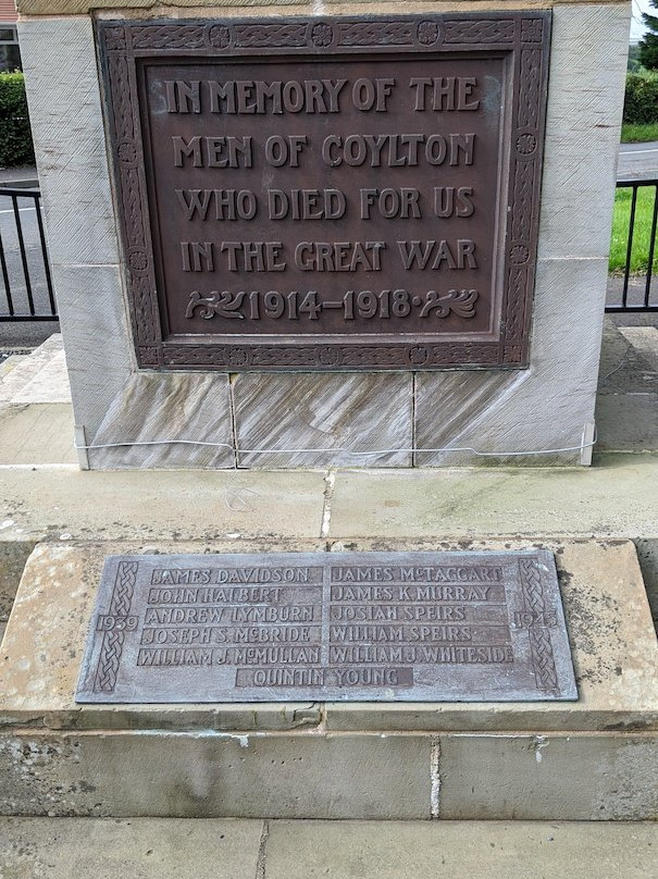 Coylton and Rankinston War Memorial景点图片