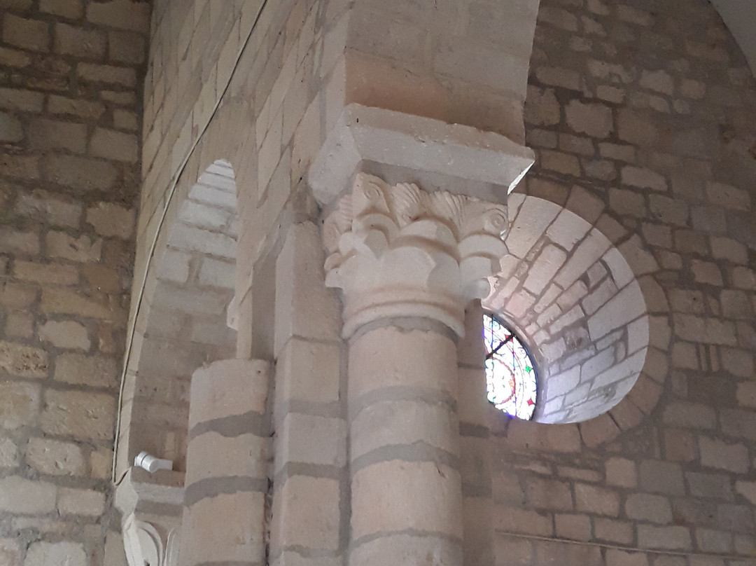 Eglise Saint-Croix de Veauce-Veauce必去景点