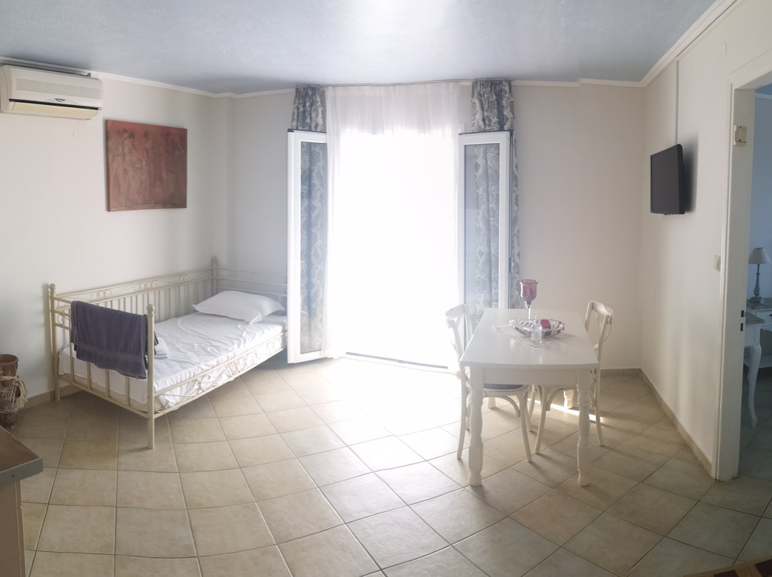 Vrachos Beach Hotel主图