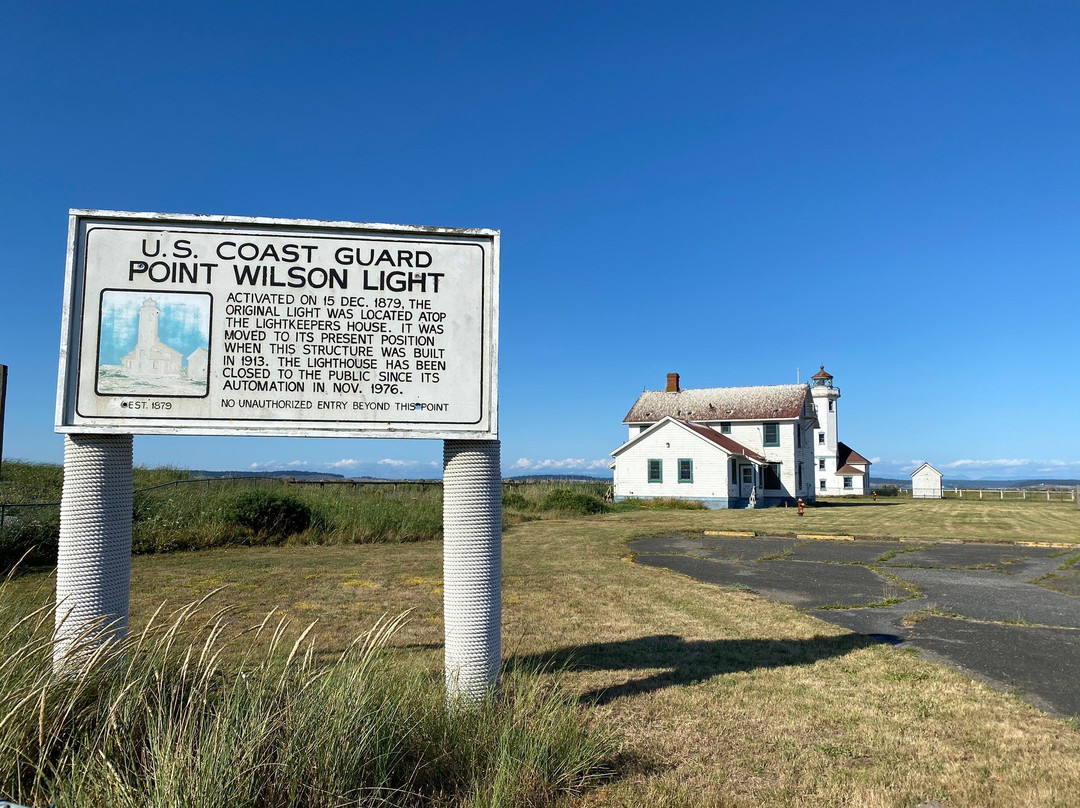 Point Wilson Lighthouse景点图片