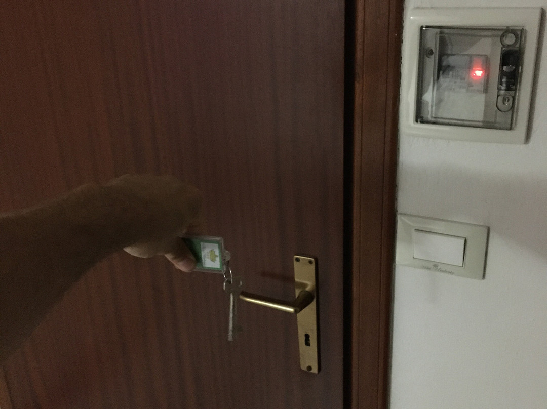 翁贝托酒店主图