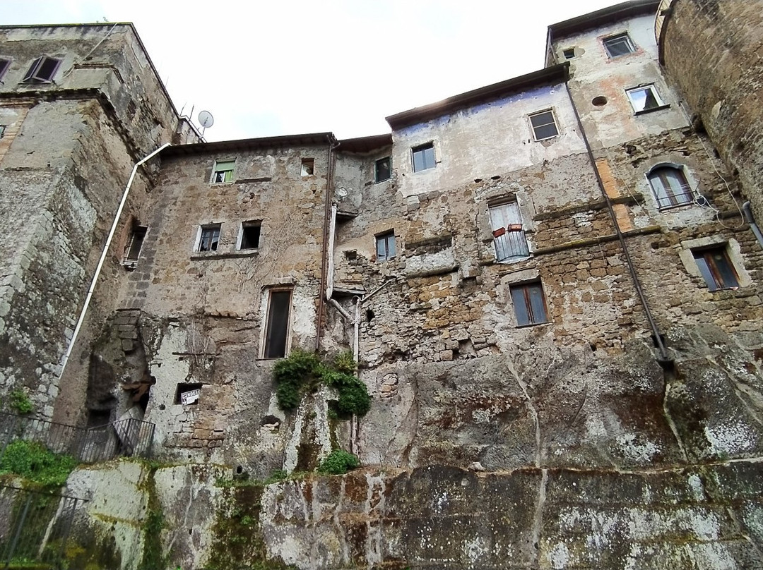 Castello degli Anguillara-Faleria必去景点