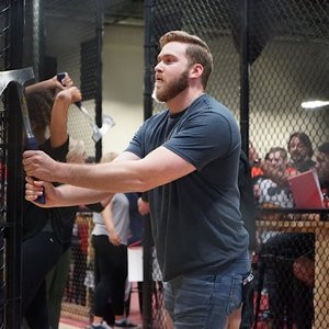 Bartlett旅游景点-Autobahn Axe Throwing