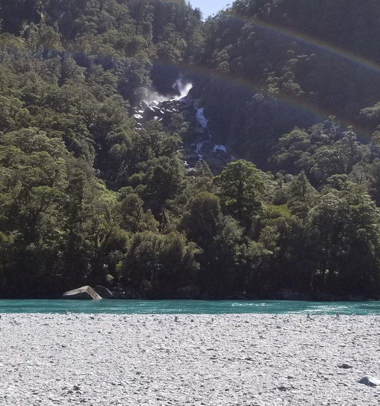 Roaring Billy Falls-Haast必去景点