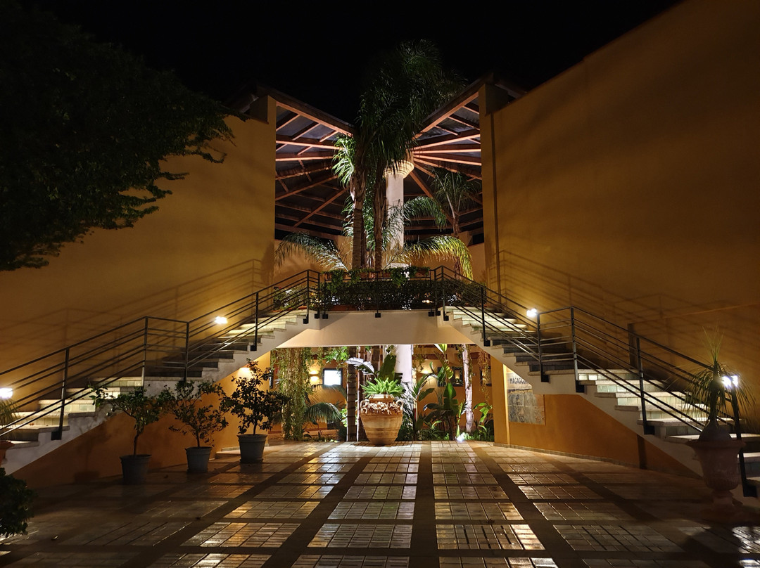 斯皮纳里酒店主图