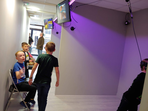 Play It VR-Acomb必去景点