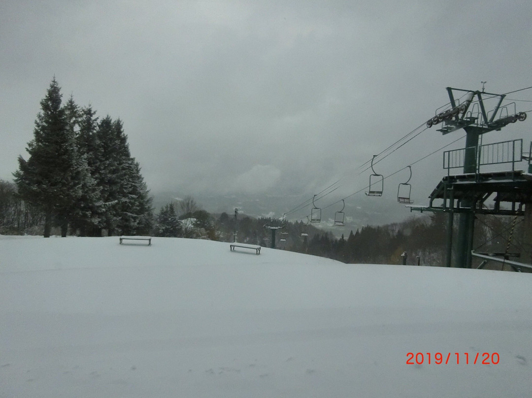 温泉滑雪场景点图片