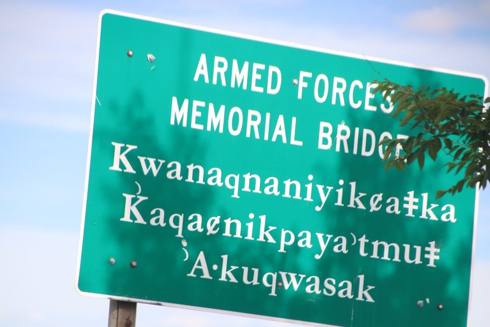 Veterans Memorial Bridge景点图片