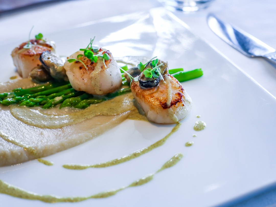 คาพรีส เรสเตอรองท์ & บาร์