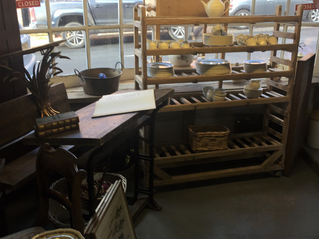 Goudhurst Antiques & Interiors景点图片