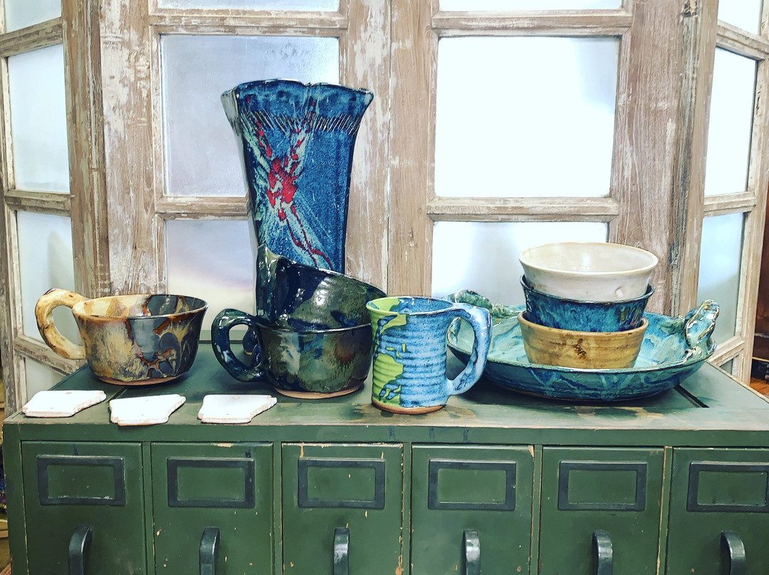 Mina Rea's Antiques & Embroidery景点图片