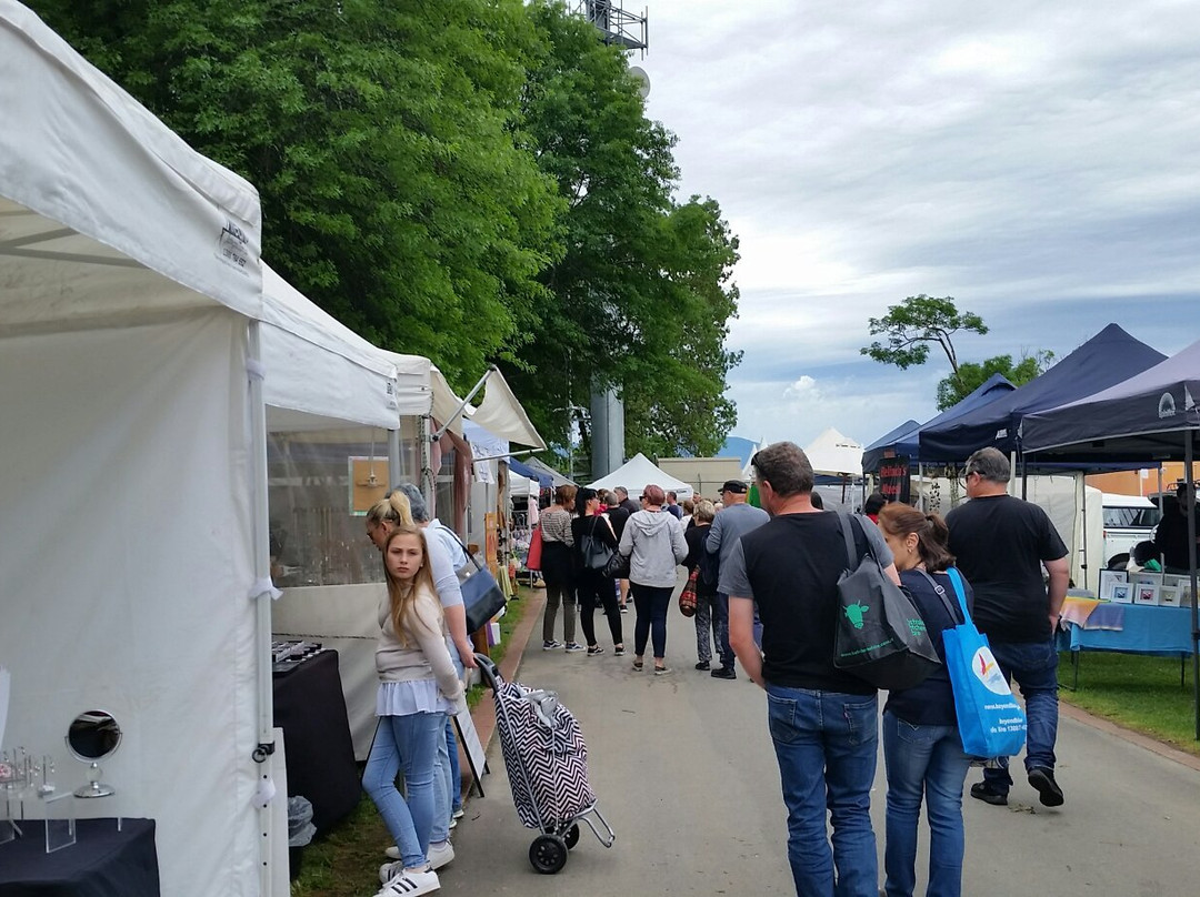 Yarra Glen Racecourse Market-亚拉格林必去景点