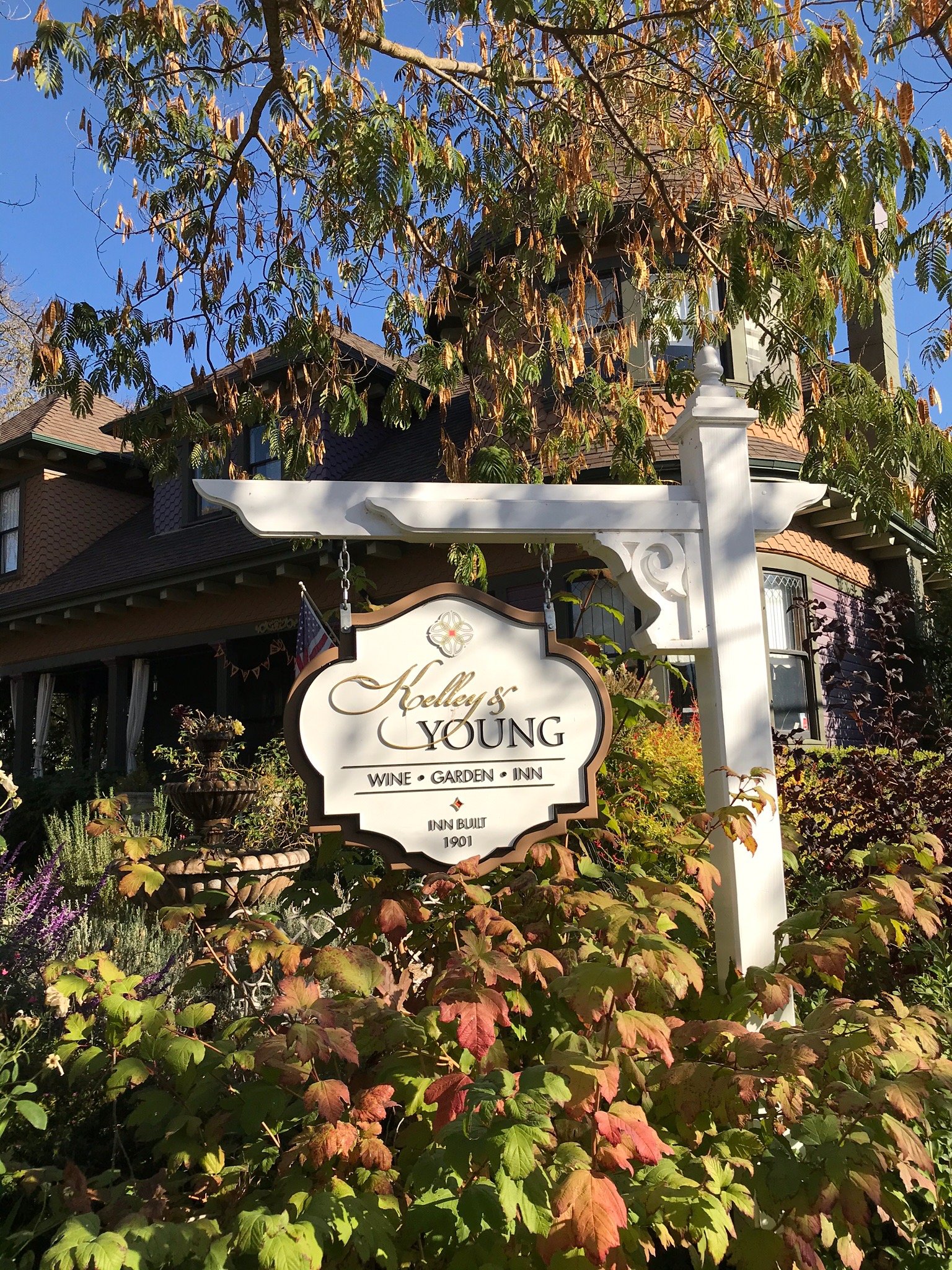 Kelley & Young Wine Garden Inn-官方