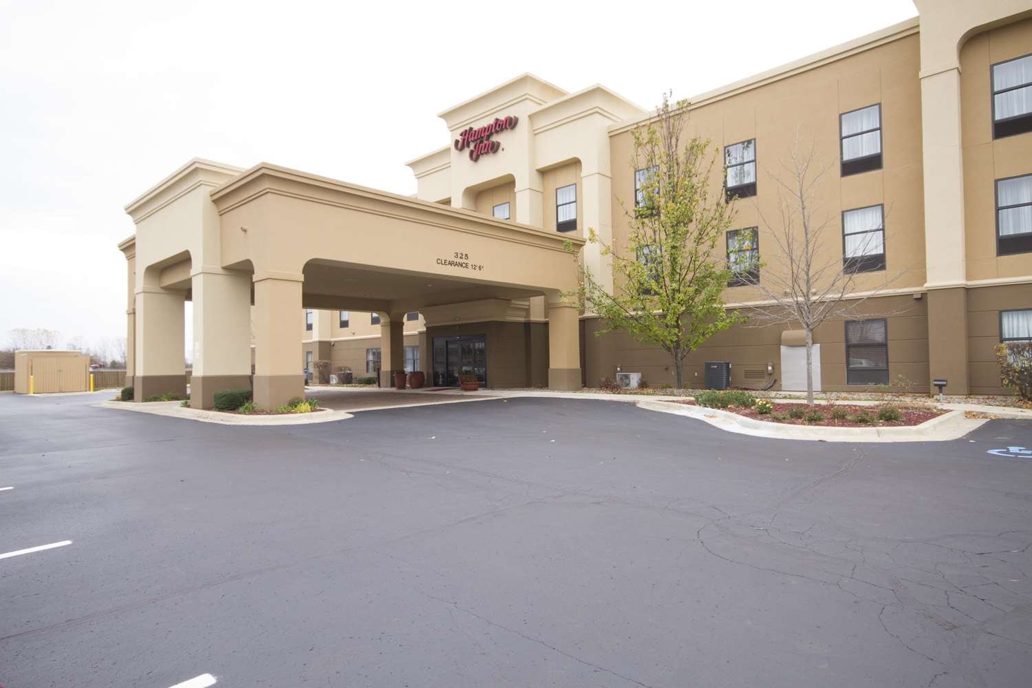 Hampton Inn Marshall-官方