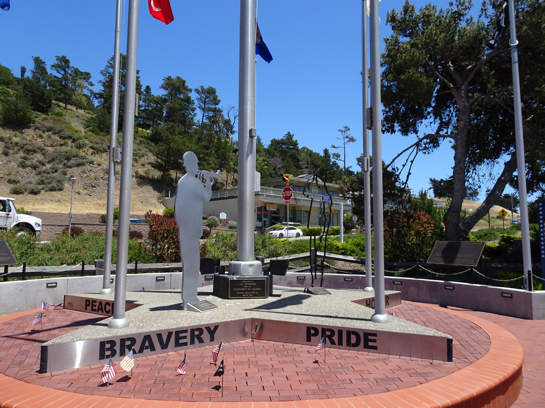 Blue Star Veterans Memorial-坎布里亚必去景点