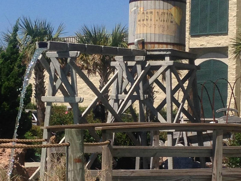 Lost Mine Miniature Golf Course-美特尔海滩必去景点