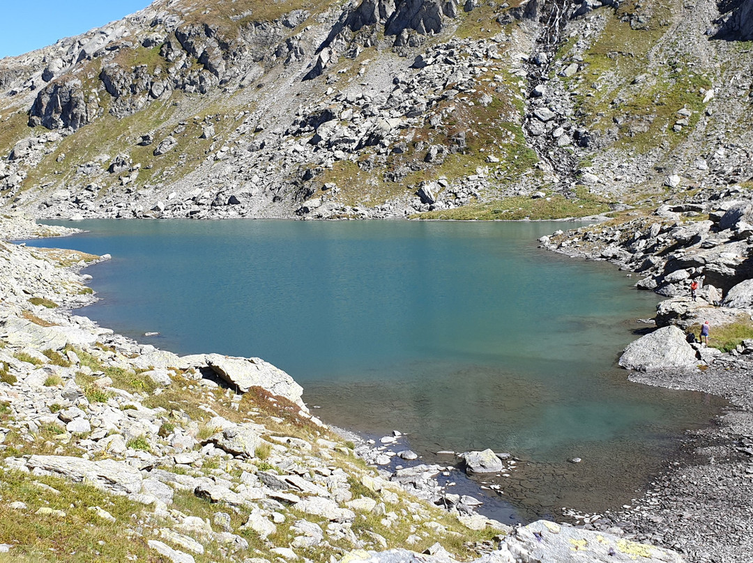 Laghi di Bella Comba-La Thuile必去景点