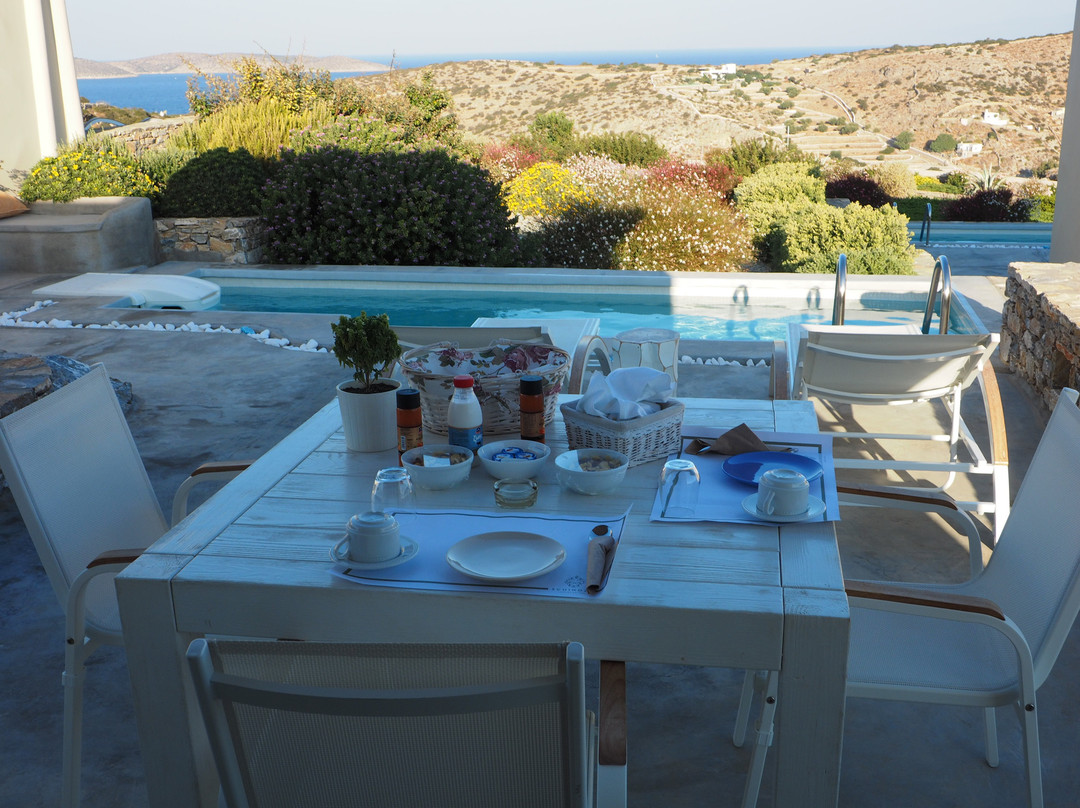 Schinoza Luxury Suites
