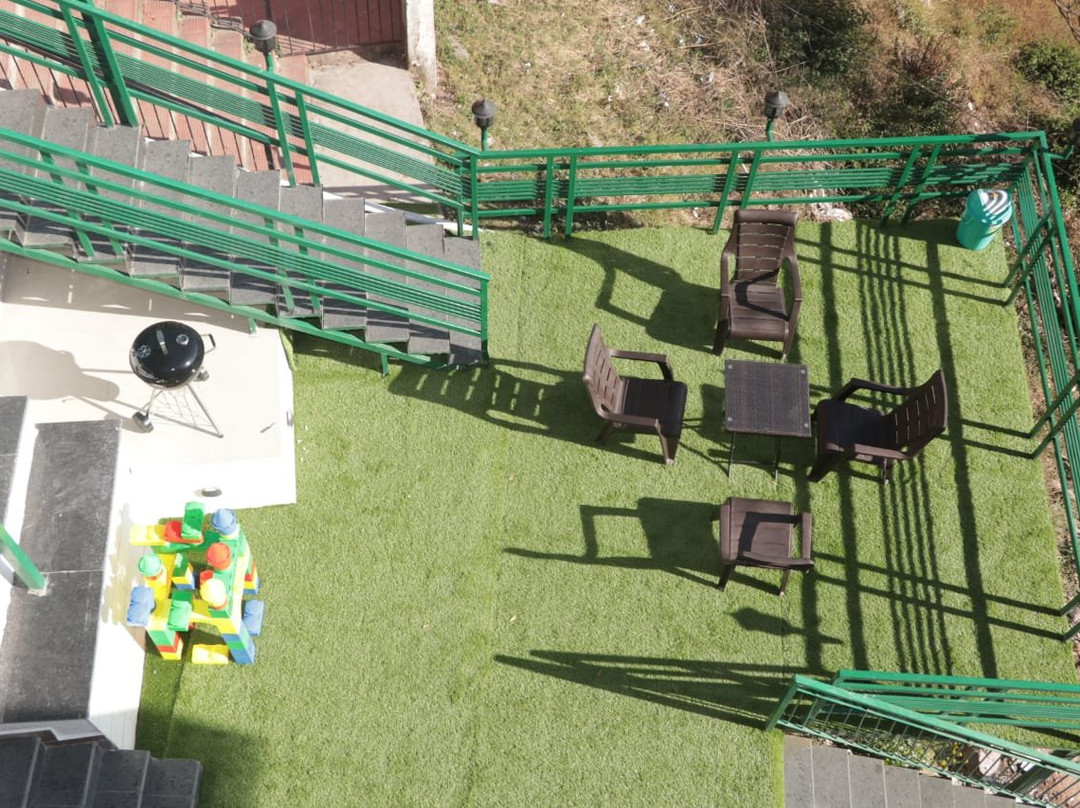 Kasauli Courtyard主图