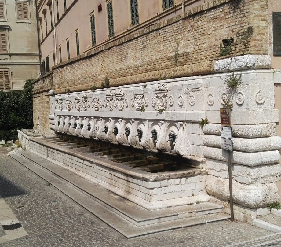 Fontana del Calamo景点图片