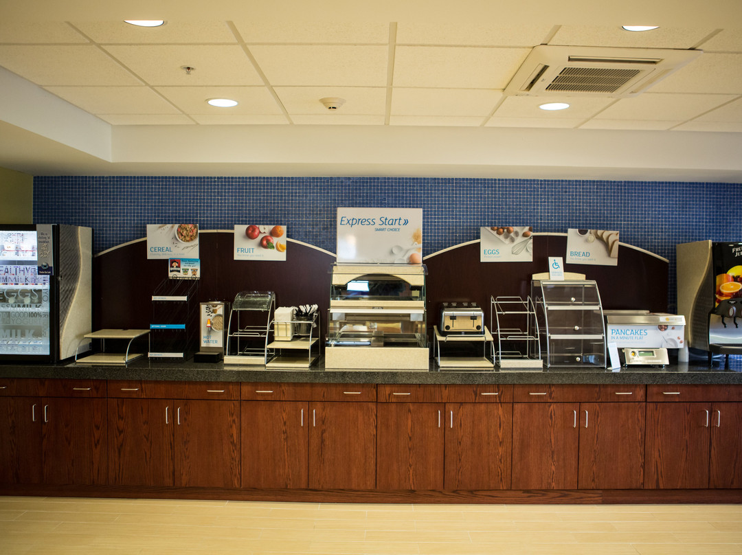 Holiday Inn Express & Suites Milford By IHG主图