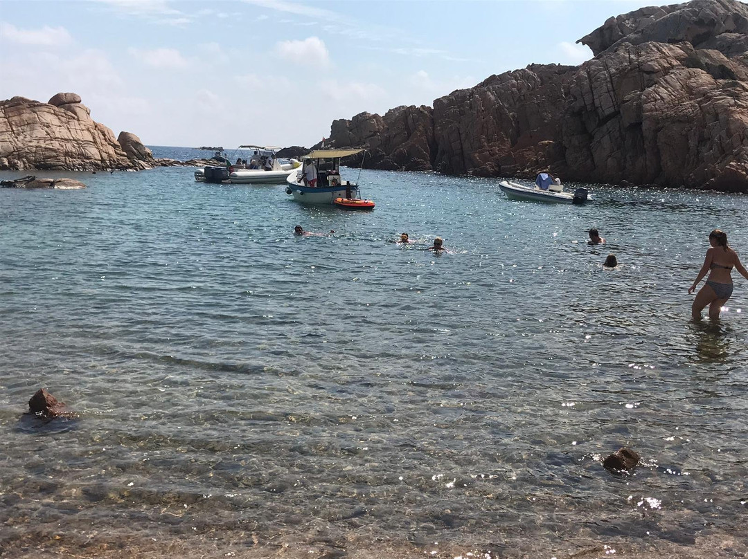Spiaggia Di Punta Crucitta-Caprera必去景点