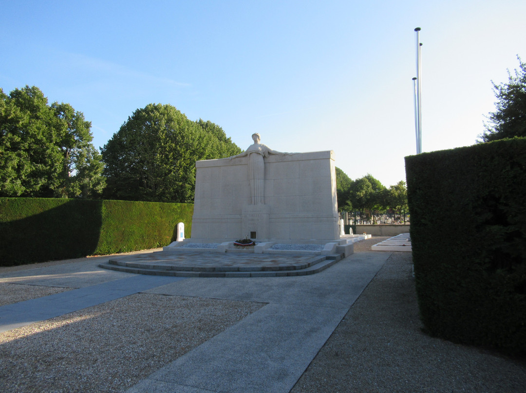 Monument Aux Morts景点图片