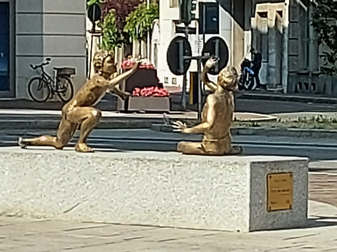 Monumento "Putti Che Giocano"景点图片