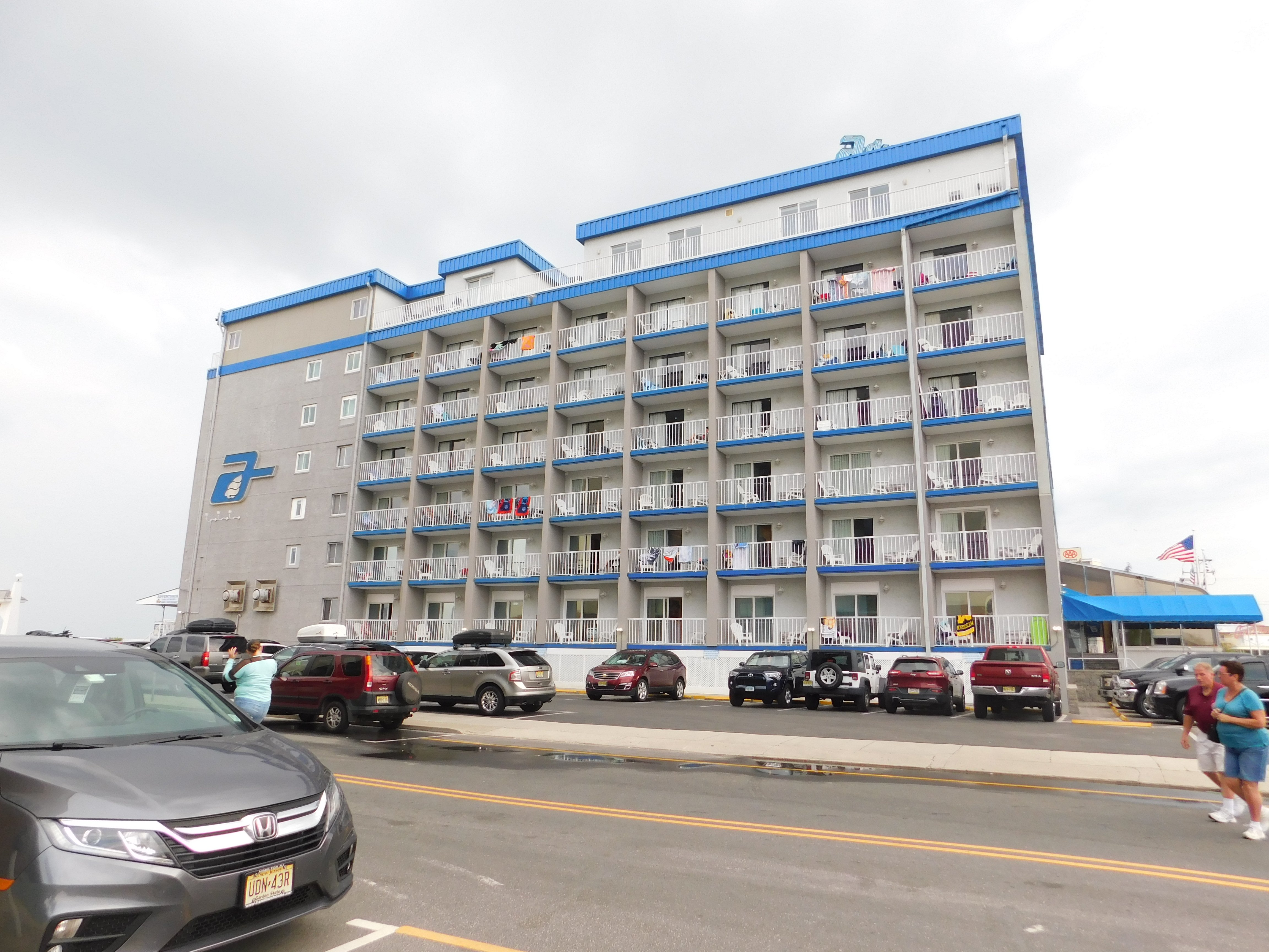Adventurer Oceanfront Inn-浴室