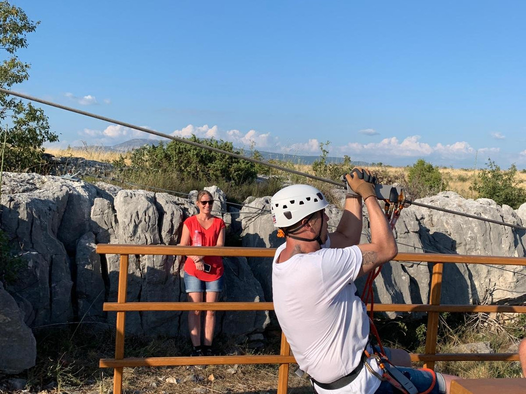 Zip Line Cikola Canyon景点图片
