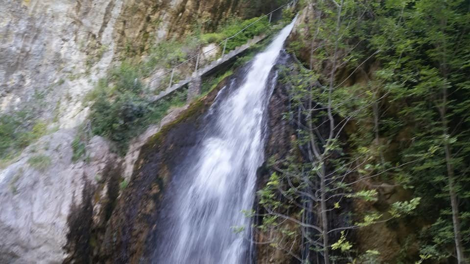 Cascata del Vitello d'Oro景点图片