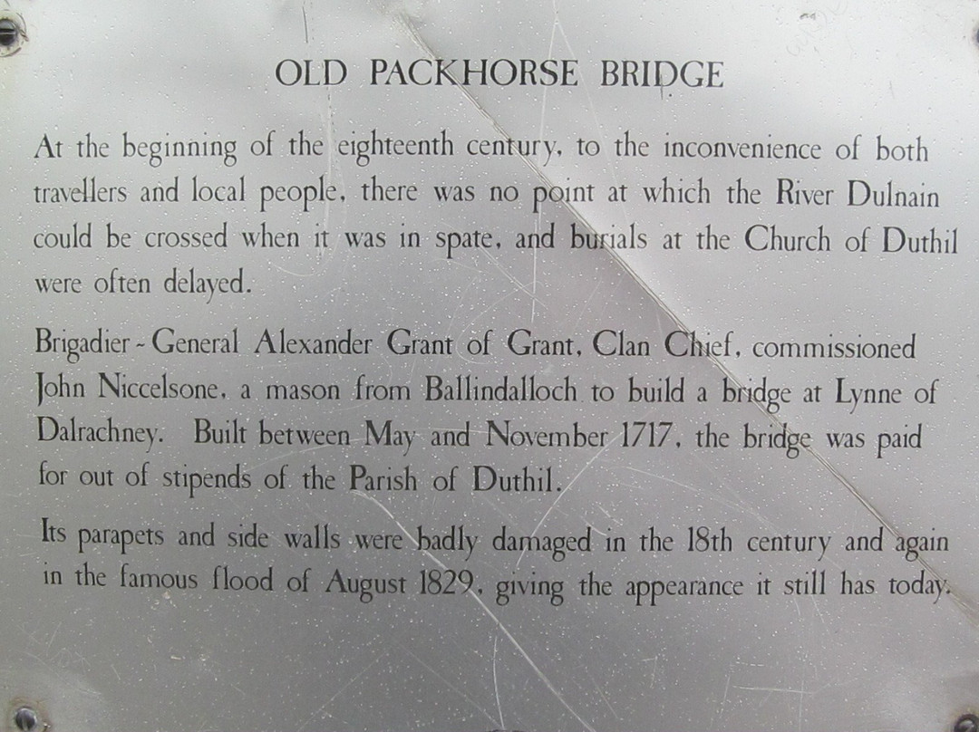 The Old Packhorse Bridge景点图片