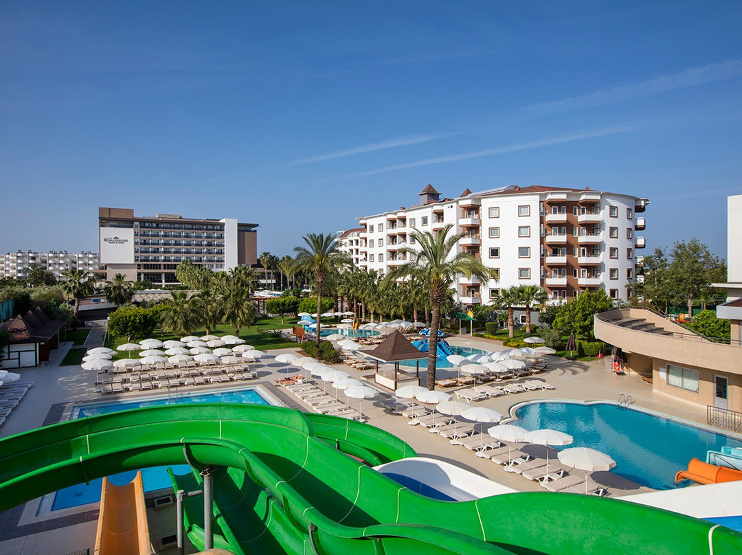 Royal Garden Beach Hotel主图